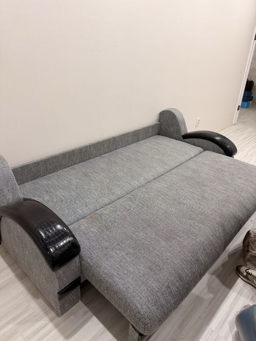 Продам диван ШИКАРНОГО качества