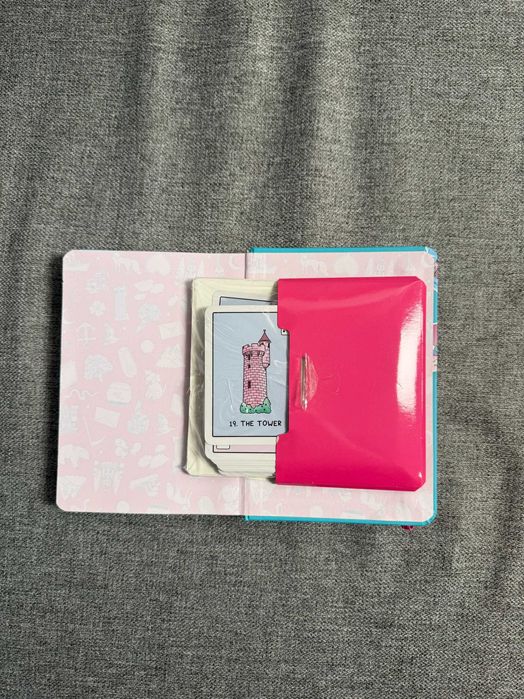 Cute Little Lenormand – книга и тесте карти