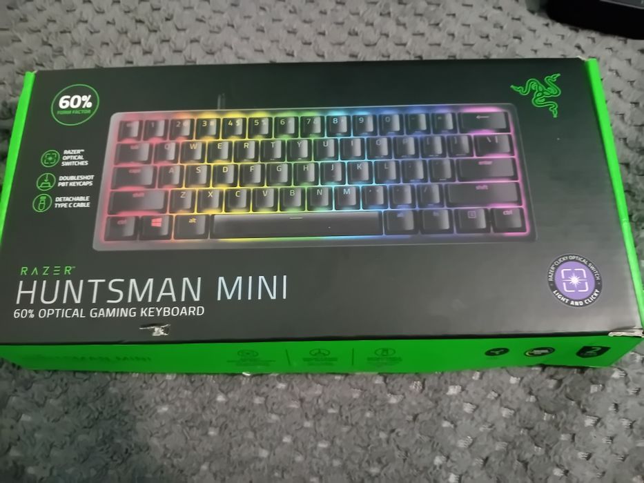 Продавам gaming клавиатура razer huntsman mini
