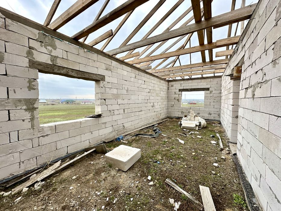 Продам недостроенный 4-комнт. дом в поселке Доскей