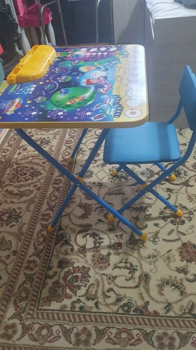 Парта детская со стулом