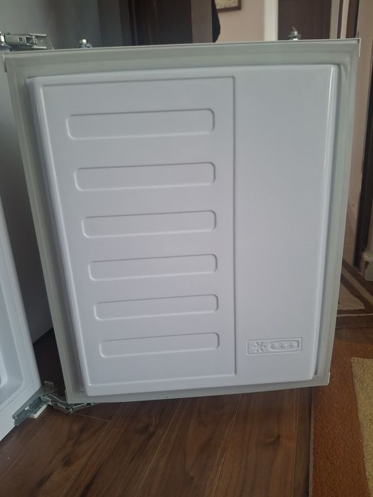 Frigider no frost incorporabil