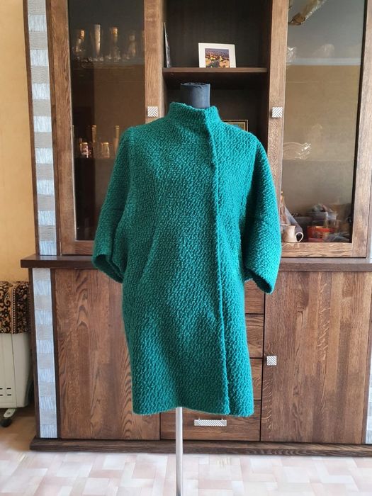 Продаю женское пальто