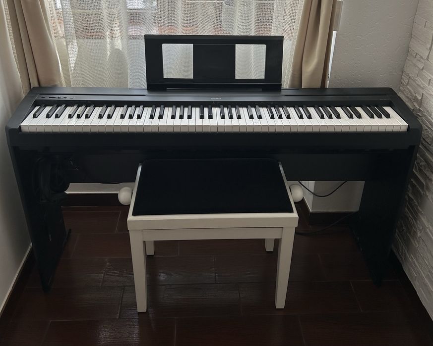 Pian digital Yamaha P-45