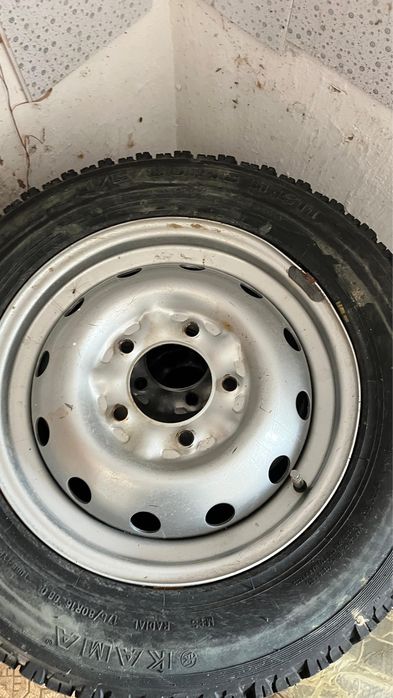 Продам шины срочно