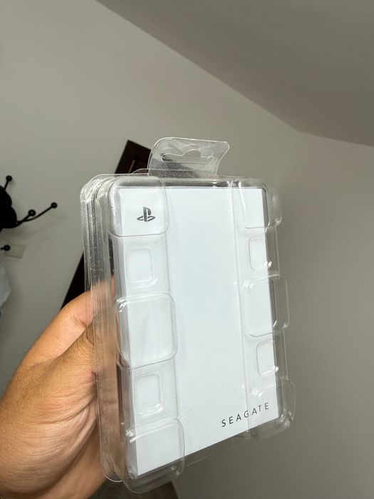 Seagate 2TB външен хард диск за PS5/PS4 – чисто нов