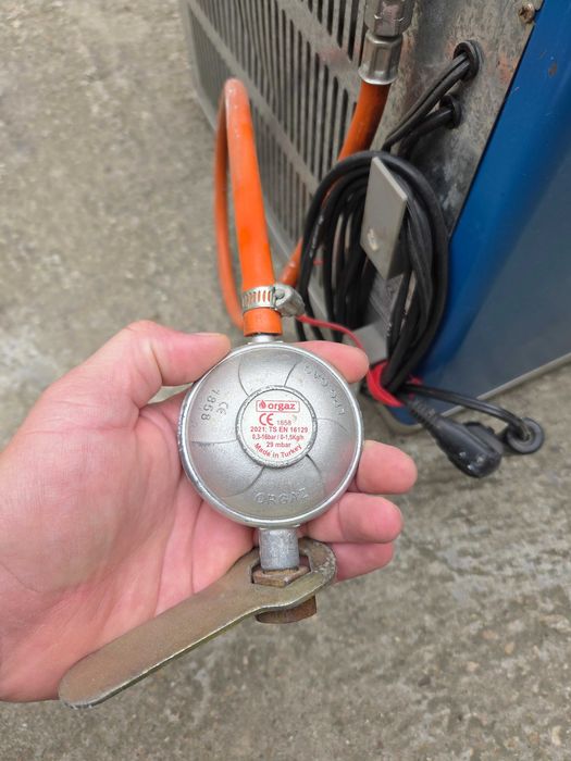 Хладилник на Газ 12в и 220в
