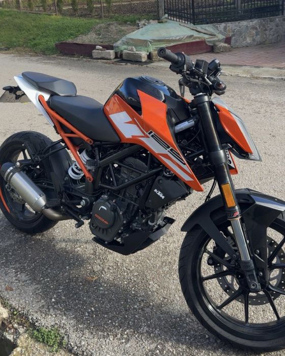 Vând  KTM duke 125