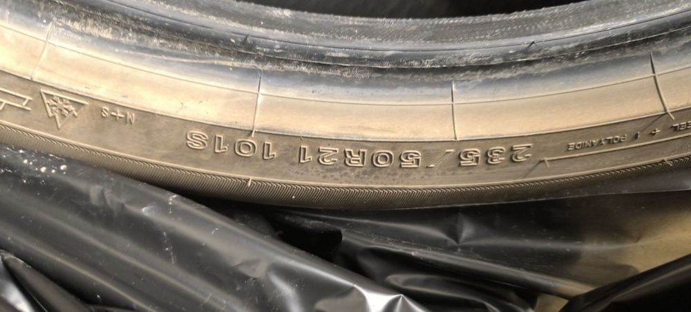 Б/у шины 235/50R21 Dunlop wintermaxx03