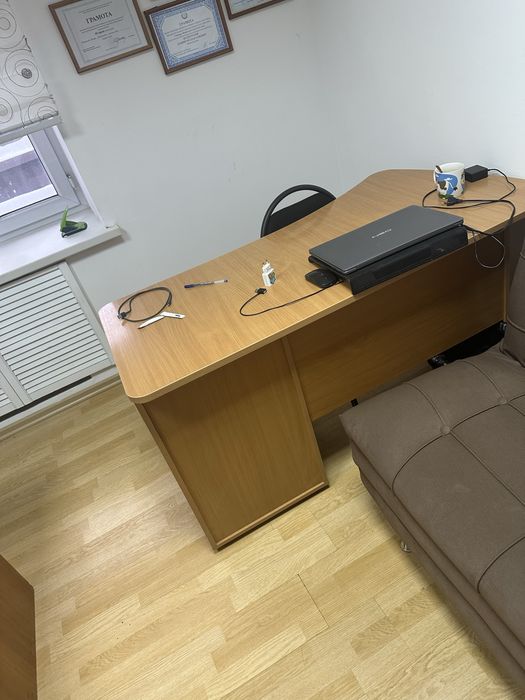 Продаи офисную мебель