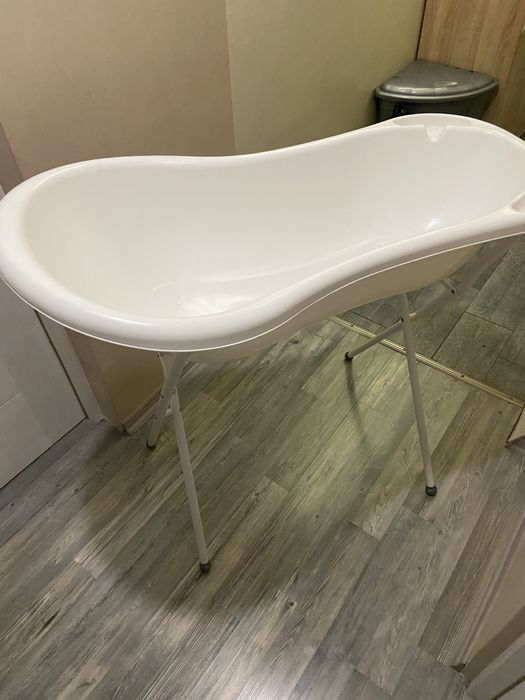 Стойка и вана за бебе