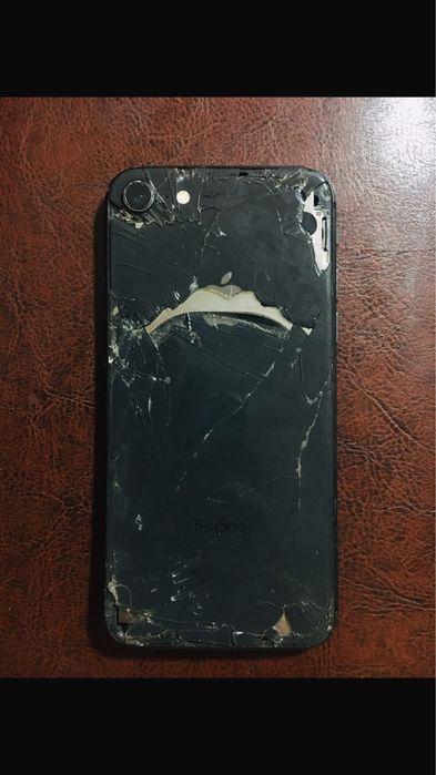 vând sau schimb iphone 8