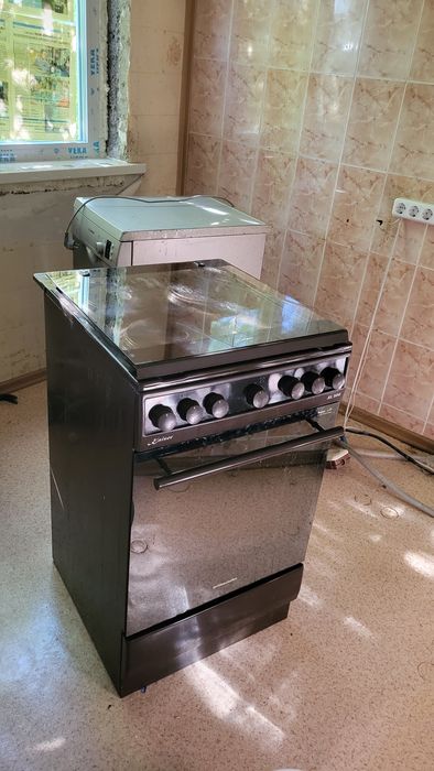 Продаю электрическую плиту Kaiser