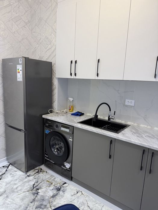 Сдается 2 х комнатная квартира на 4 этаже Азимед 350 $