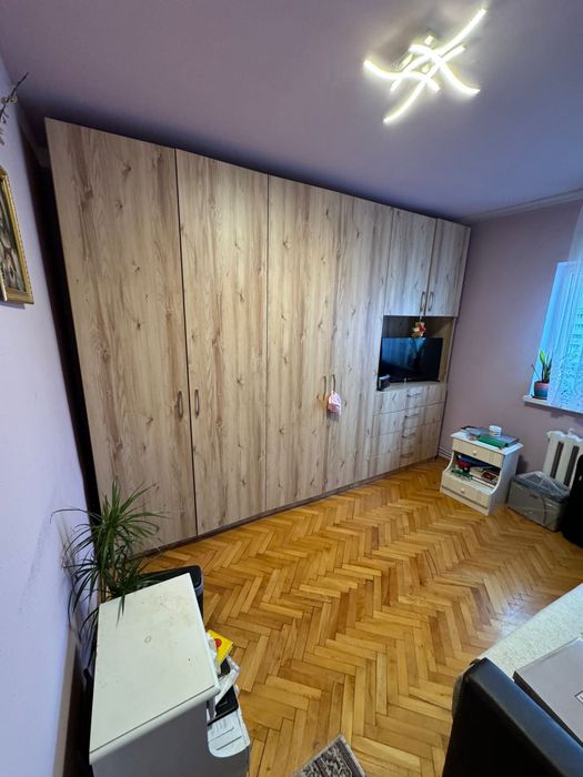 PF inchiriez apartament 3 camere in Manastur strada Almasului