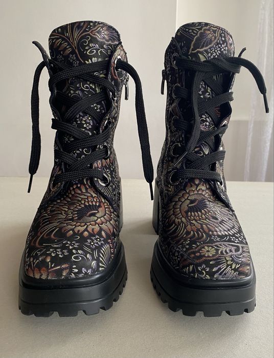 Дамски боти с вътрешна подплата