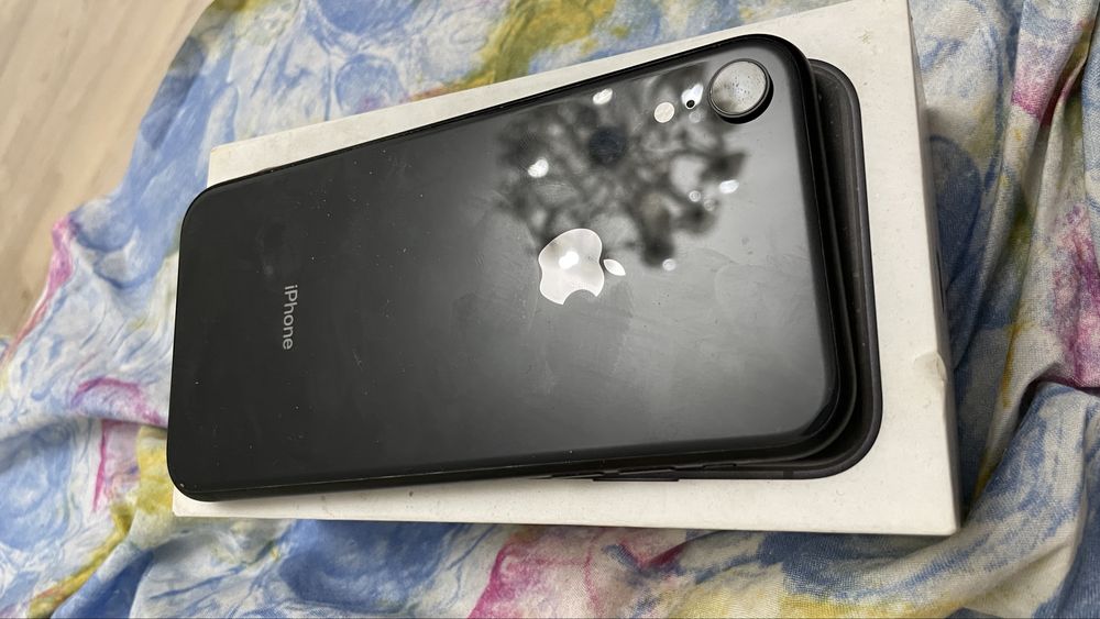 Продам Iphone xr 64gb