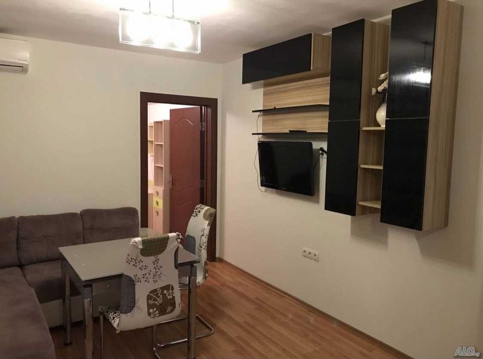 Дава се под наем Тристаен апартамент в Благоевград, Освобождение - 74 кв.м за 306 € - Снимка #2