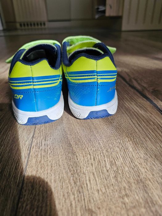 Детски футболни обувки Joma, 33 номер