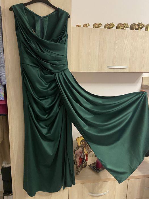 Vand    rochie  seara.