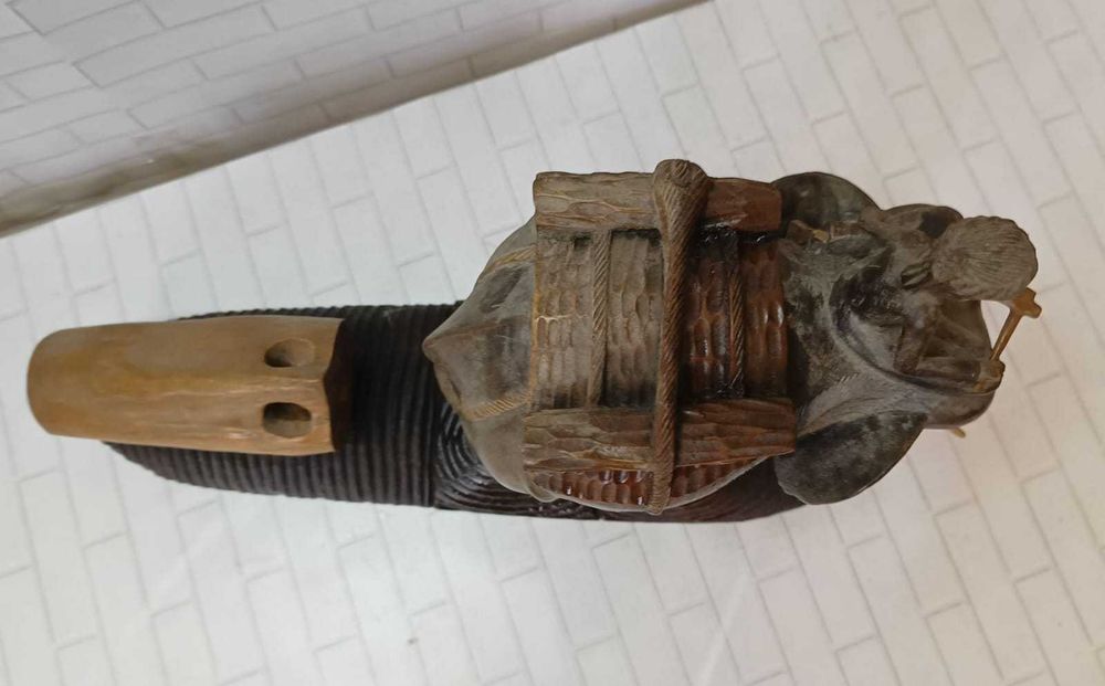 Statuie din lemn sculptata manual