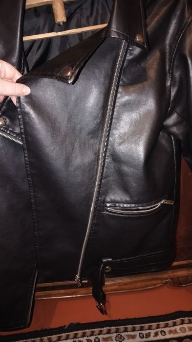 Продам кожаную куртку