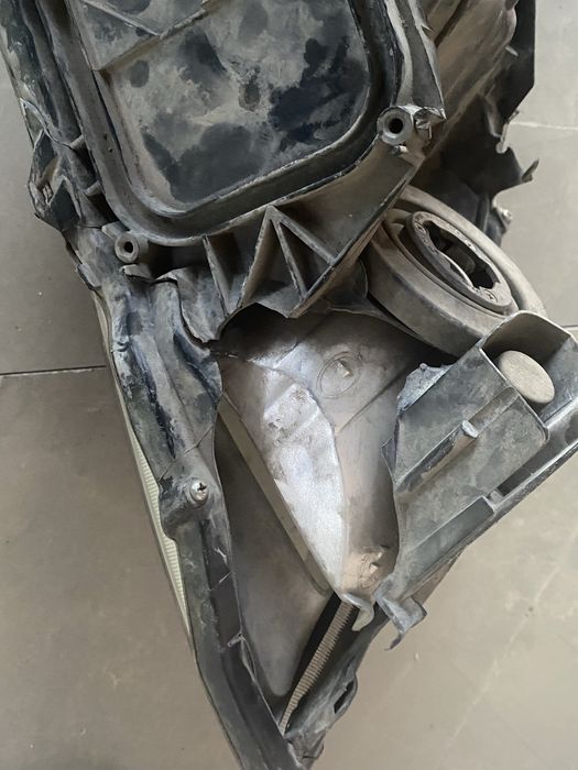 Фара Toyota Corolla e150