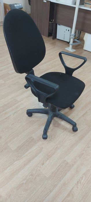 Кресла 4 шт есть