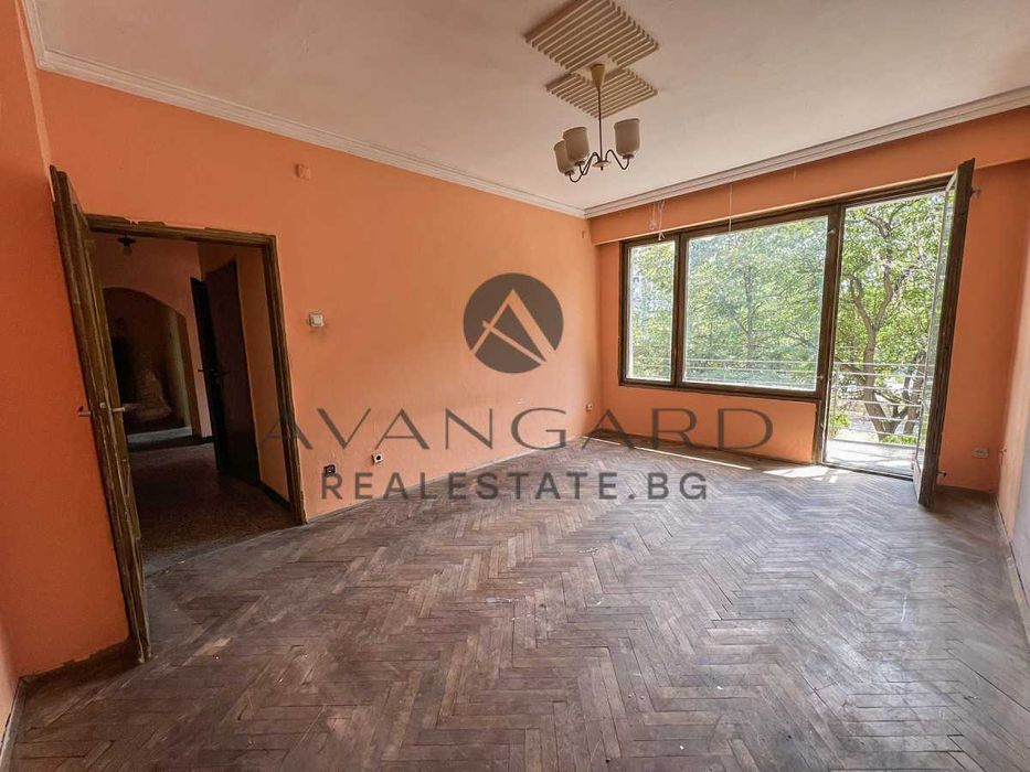 Продава се Двустаен апартамент в Пловдив, Център - 60 кв.м за 1040 €/кв.м - Снимка #1