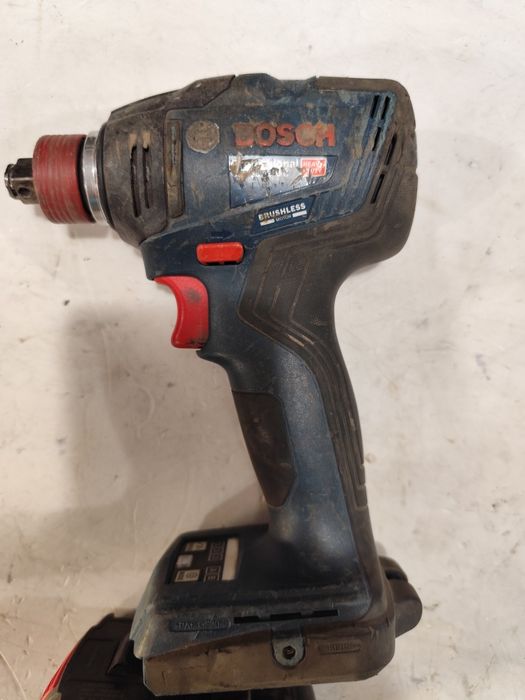 Безчетков акумулаторен гайковерт импакт Бош Bosch GDX 18V-210 C + 3Ah