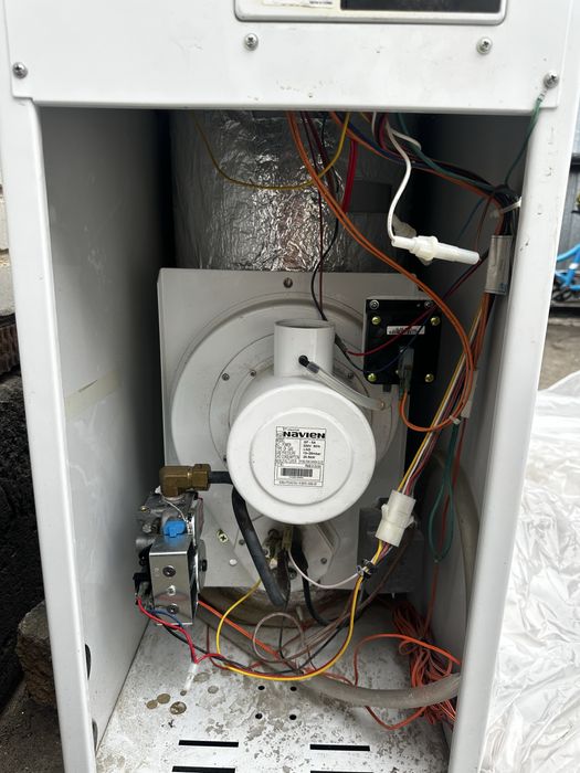 Продам котел Navien