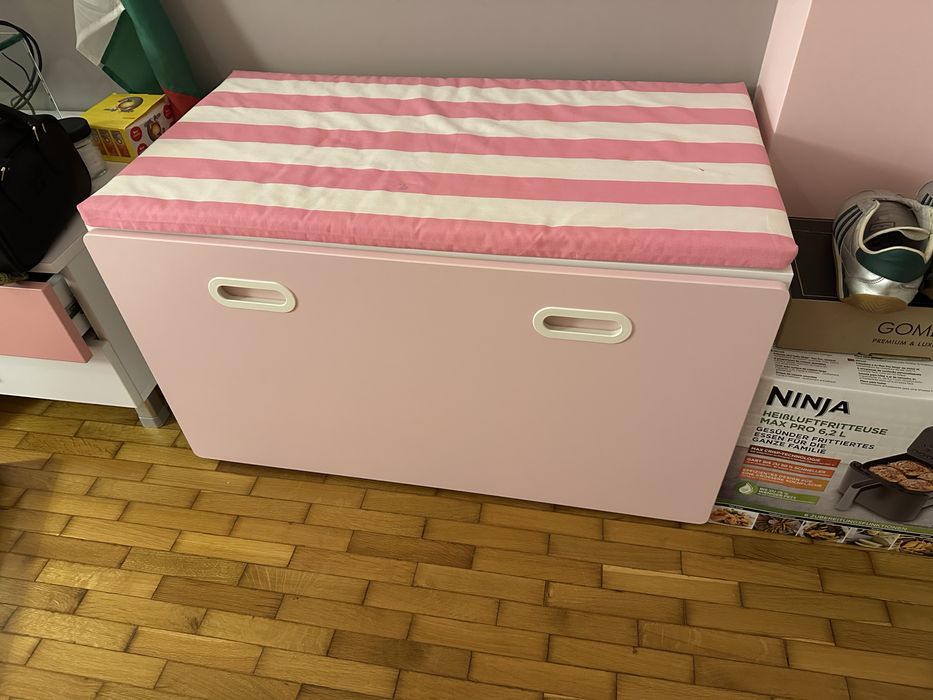 Продавам пейка с кутия Икея  Стува(Ikea stuva)