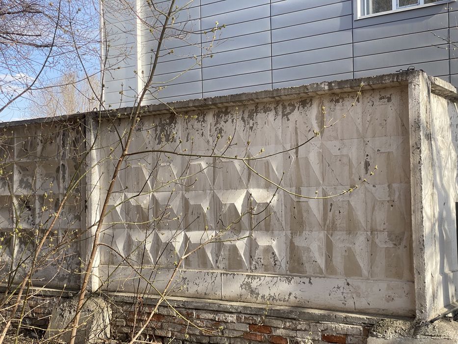 Бетонные заборные плиты