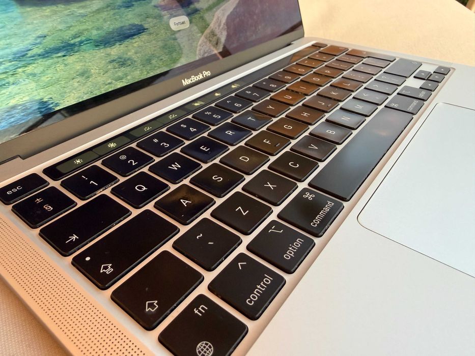 MacBook Pro 13 inch, M1, 256 GB SSD, 8 GB RAM