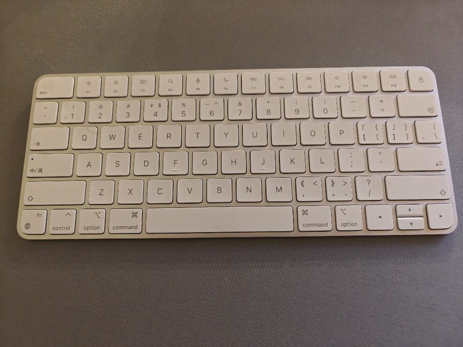 Mac Mini M2 & Magic keyboard