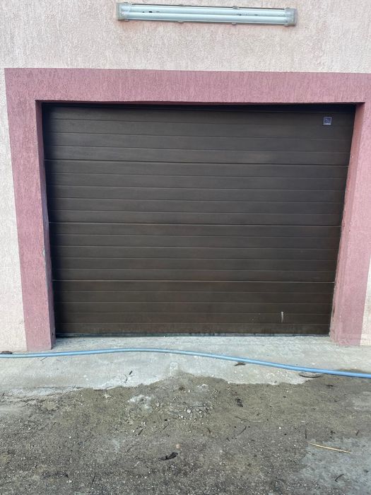 Ușă garaj rabatabilă