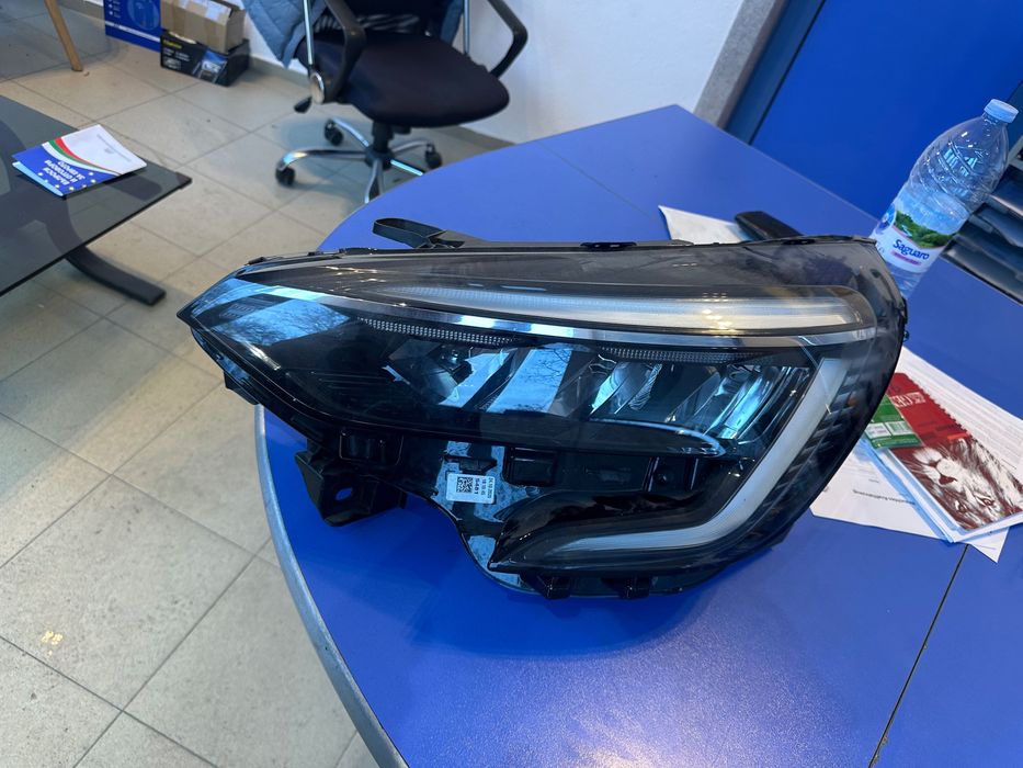 Фар за Renault Clio V