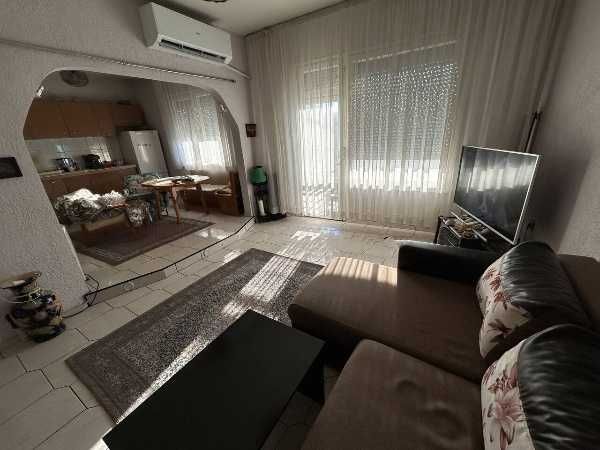 Тристаен апартамент в Тракия!