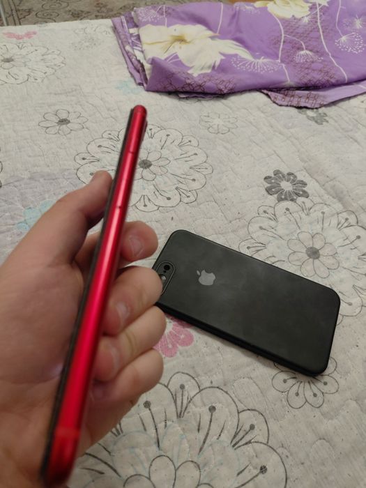 срочно продам Айфон 8 плюс 64