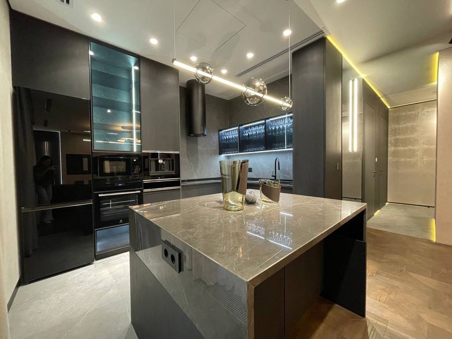 Mirabad Avenue Продается 5 комнатная квартира ремонт ул.Кунаева