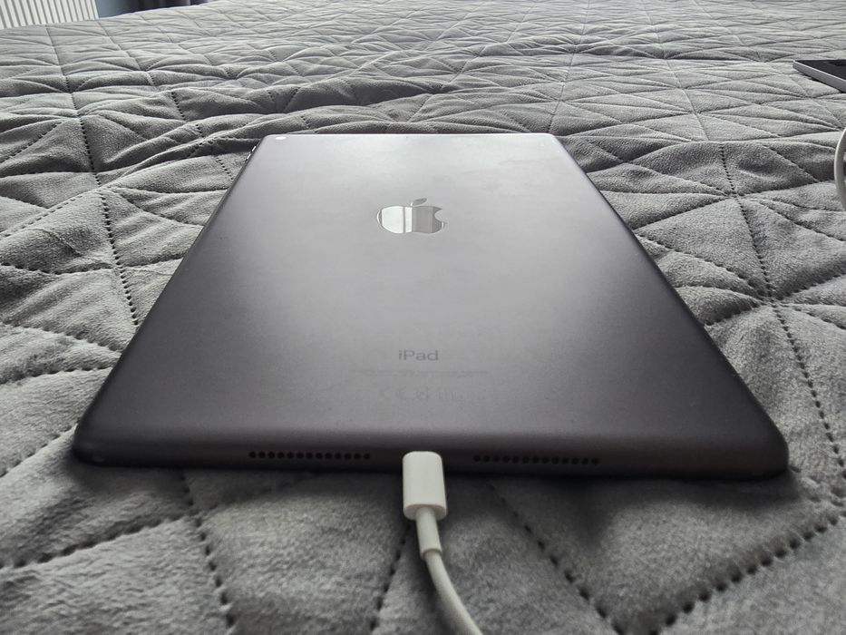 Tableta Apple Ipad 9th Generation A2602 (2024)- 100% battery health pt piese