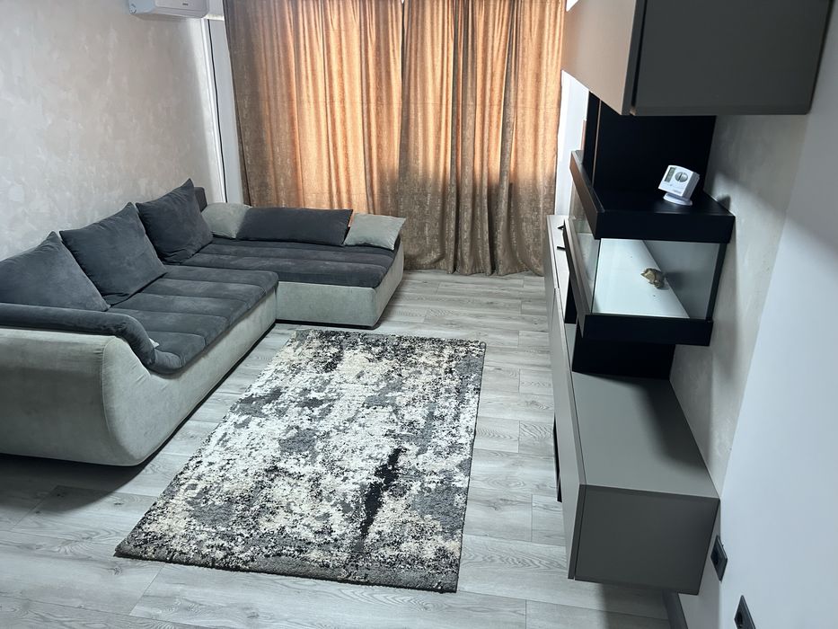 Inchiriez apartament