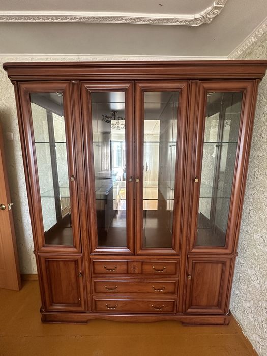 Продаю Шкаф Стенку в гостиную