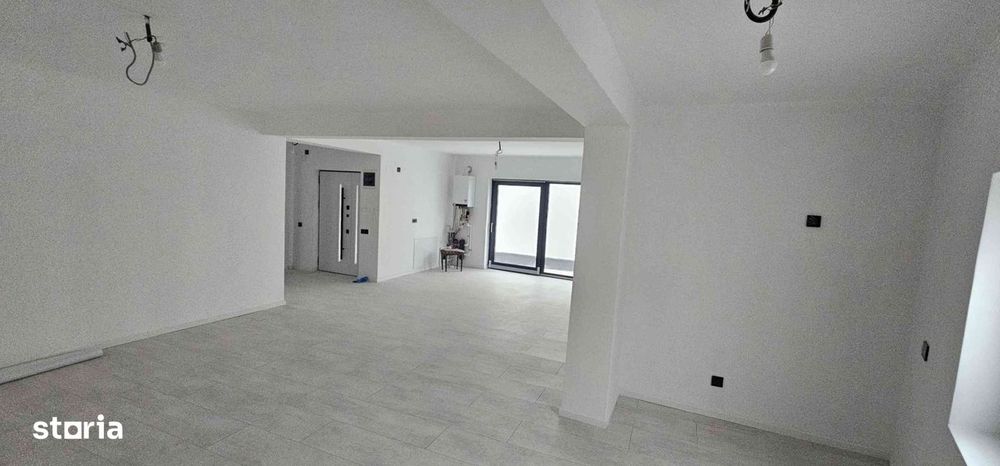 Parcul Tineretului ( amfiteatrul ) str.Martisor