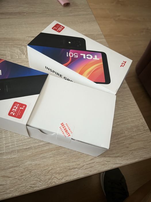 Se vinde doua telefoane noii  noute tcl 501