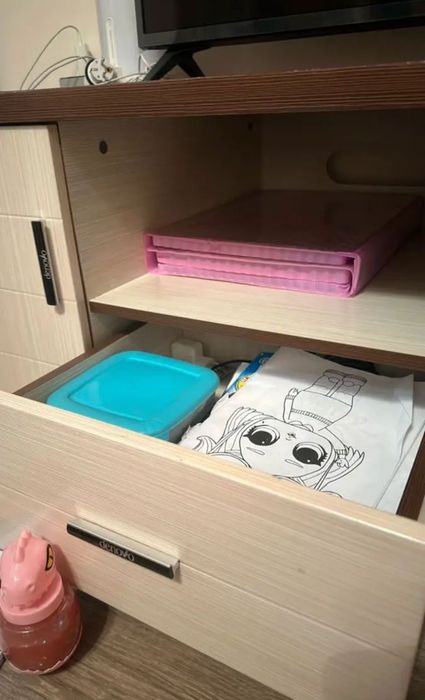 Продам тумбу под тв