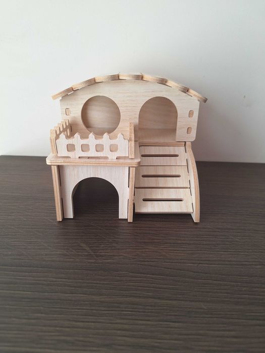 Дървена къщичка за хамстери и други дребни гризачи.14см×14см×13,5см