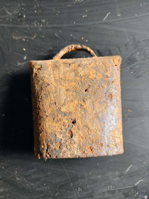 Продавам стари чанове.