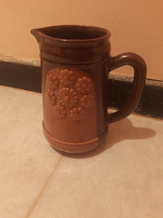 Кана с две чашки