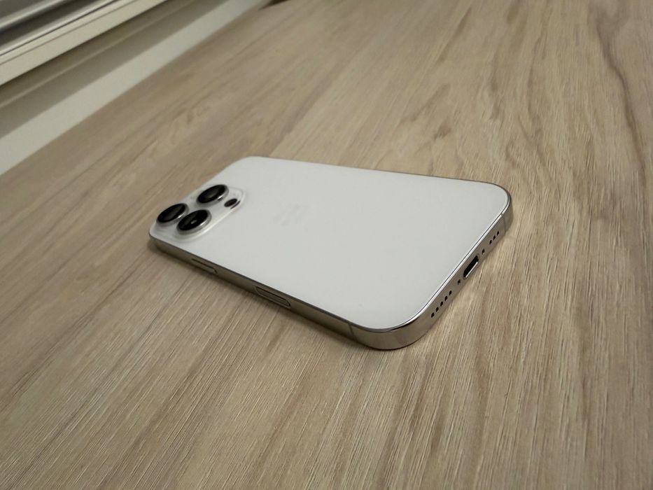 Iphone 16 Pro- Alb, 256 GB